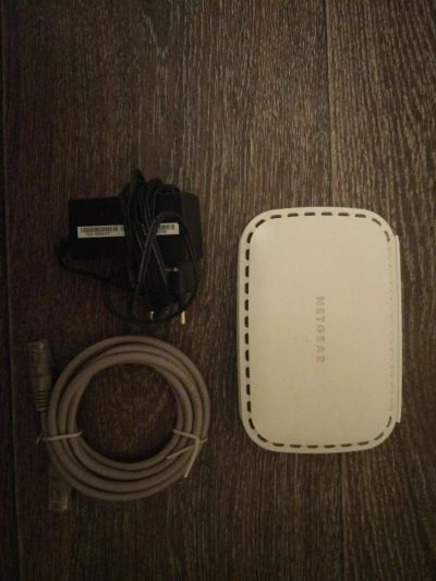Лот: 10066481. Фото: 1. Роутер Netgear WNR612. Маршрутизаторы (роутеры)
