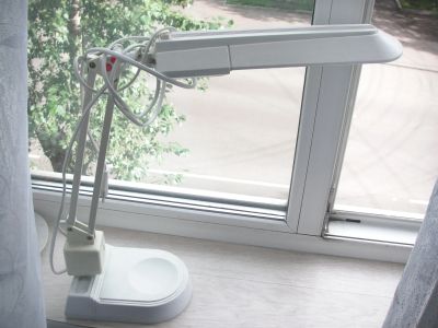 Лот: 25650975. Фото: 1. Настольная лампа**Camelion**. Настольные лампы и светильники