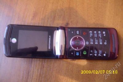 Лот: 160692. Фото: 1. Motorola RAZR2 V9 возможен обмен... Кнопочные мобильные телефоны