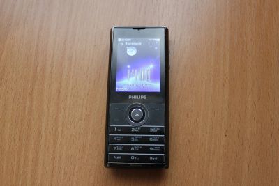 Лот: 4749854. Фото: 1. Philips xenium x513. Кнопочные мобильные телефоны