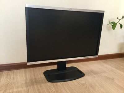 Лот: 15651928. Фото: 1. Монитор HP Compaq LA2405x. ЖК-мониторы