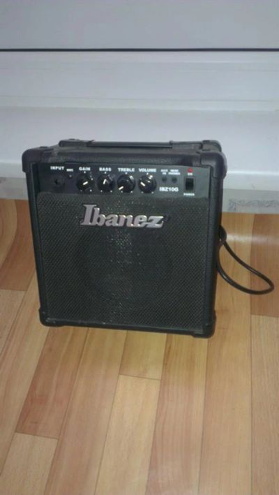 Лот: 3036176. Фото: 1. Комбик Ibanez IBZ10G. Гитарные эффекты и комбоусилители
