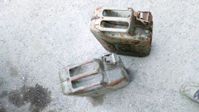 Лот: 11904506. Фото: 1. Пара канистр 20л. Ёмкости для топлива, канистры