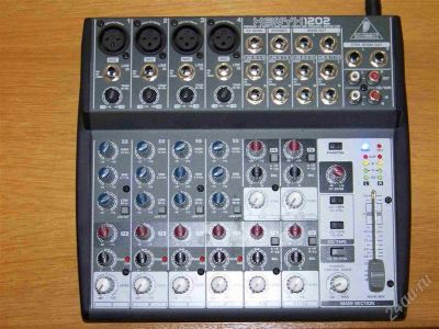 Лот: 2230477. Фото: 1. Микшерный пульт BEHRINGER XENYX... Микшеры, предусилители, микрофонные эффекты