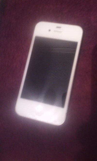 Лот: 7266333. Фото: 1. Iphone 4s 16 Гб, не совсем рабочий... Смартфоны