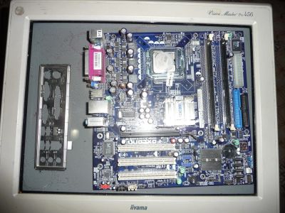 Лот: 9072879. Фото: 1. Материнская плата Foxconn 915PL7MH-S... Материнские платы