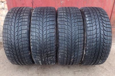 Лот: 3132750. Фото: 1. Зимняя резина 215 45 R17 Michelin. Шины