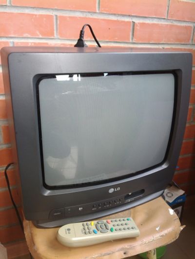Лот: 14461447. Фото: 1. Телевизор LG. 14" Модель CF-14F90K. Телевизоры