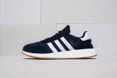 Лот: 11176493. Фото: 1. Кроссовки Adidas Iniki Runner... Кеды, кроссовки, слипоны
