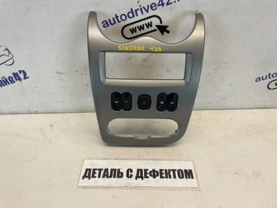 Лот: 24672251. Фото: 1. рамка магнитолы Renault Sandero... Двигатель и элементы двигателя
