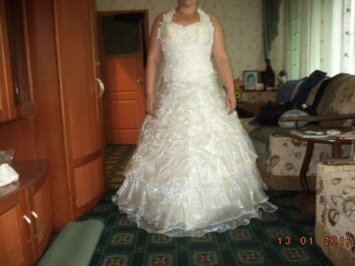 Лот: 3172594. Фото: 1. свадебное платье. Бутоньерки