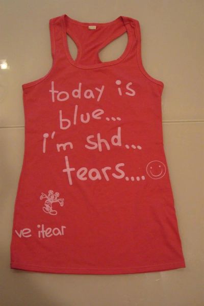 Лот: 3048590. Фото: 1. Майка кораловая с надписью. Футболки, топы и майки