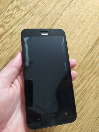 Лот: 15775396. Фото: 1. Смартфон Asus Z010DA. Пошарпан... Смартфоны