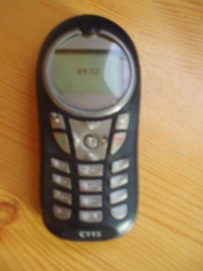 Лот: 821111. Фото: 1. мега телефон Motorola C115. Кнопочные мобильные телефоны