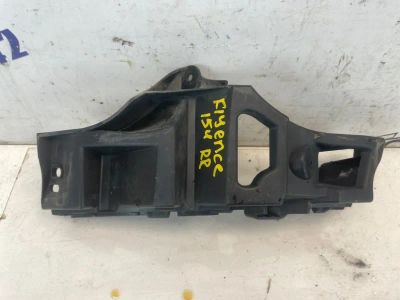 Лот: 24627469. Фото: 1. крепление бампера Renault Fluence... Двигатель и элементы двигателя
