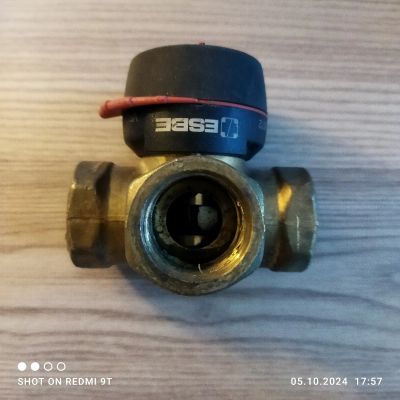 Лот: 24278940. Фото: 1. Трехходовой смесительный клапан... Фитинги, подводка
