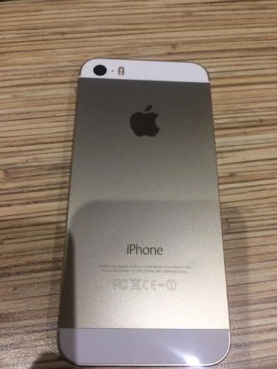 Лот: 10364231. Фото: 1. APPLE iPhone 5S 16Gb Gold. Смартфоны