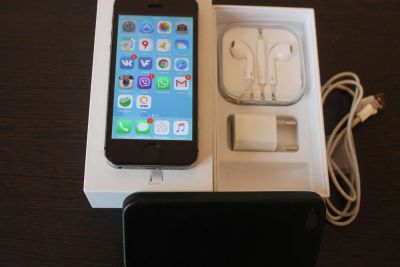 Лот: 7013401. Фото: 1. Iphone 5s Space Gray 16GB (4G... Смартфоны