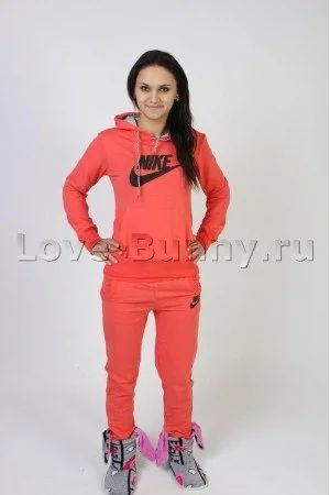 Лот: 3043186. Фото: 1. Женский спортивный костюм Nike. Зимняя спортивная одежда