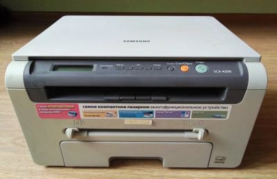Лот: 12334688. Фото: 1. МФУ Samsung SCX-4200 частично... МФУ и копировальные аппараты