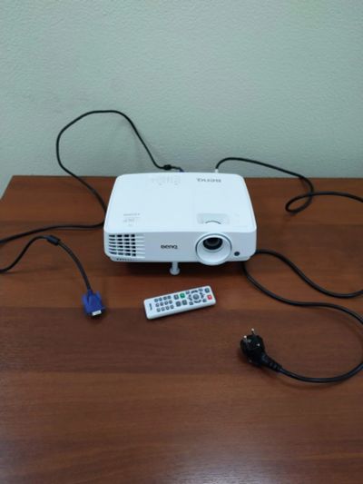 Лот: 18259619. Фото: 1. Цветной проектор BenQ. Проекторы