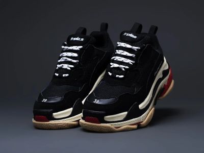 Лот: 11969999. Фото: 1. Кроссовки Balenciaga Triple S... Кеды, кроссовки, слипоны