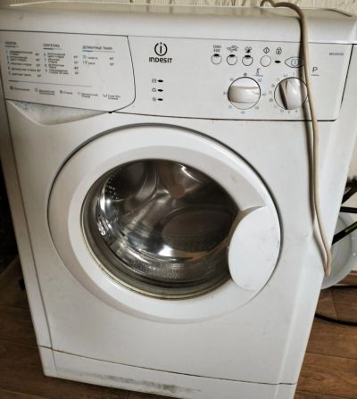 Лот: 21132805. Фото: 1. Стиральная машина Indesit WIUN105. Стиральные машины