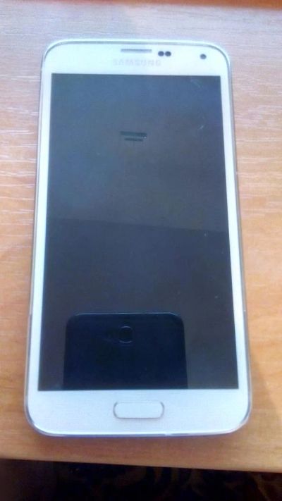 Лот: 6685257. Фото: 1. samsung galaxy s5 16 гб. white... Смартфоны