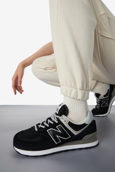 Лот: 25369589. Фото: 1. Кроссовки женские New Balance... Кеды, кроссовки, слипоны