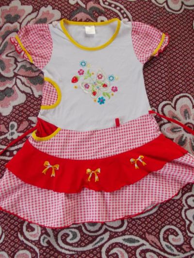 Лот: 3171747. Фото: 1. Платье на 5-7 лет. Платья, сарафаны