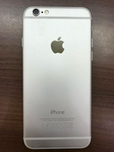 Лот: 10862736. Фото: 1. iPhone 6 64 gb Silver, Touch id... Смартфоны