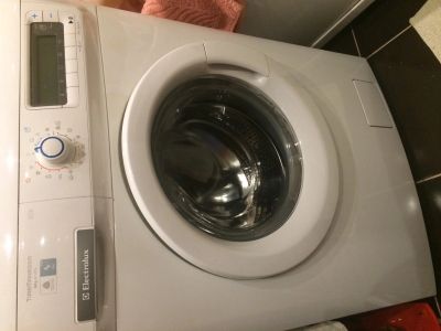Лот: 12336227. Фото: 1. Стиральная машина Electrolux EWS126510W. Стиральные машины