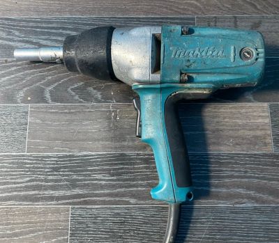 Лот: 20130360. Фото: 1. Ударный гайковерт Makita TW0350. Электроинструмент