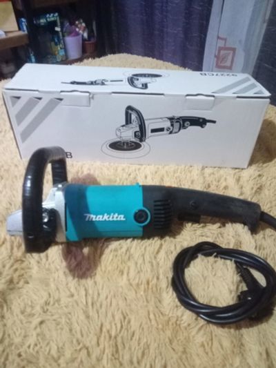 Лот: 15510906. Фото: 1. Полировальная машина Makita 9227CB. Электроинструмент