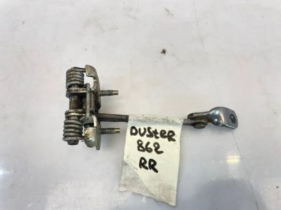 Лот: 25133077. Фото: 1. ограничитель двери Renault Duster... Другое (автозапчасти)