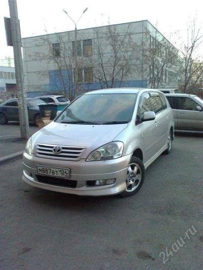 Лот: 1389705. Фото: 1. Toyota Ipsum 2002 в ПТС. Автомобили
