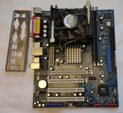Лот: 17673966. Фото: 1. Материнская плата Asrock P4VM900-SATA2... Материнские платы