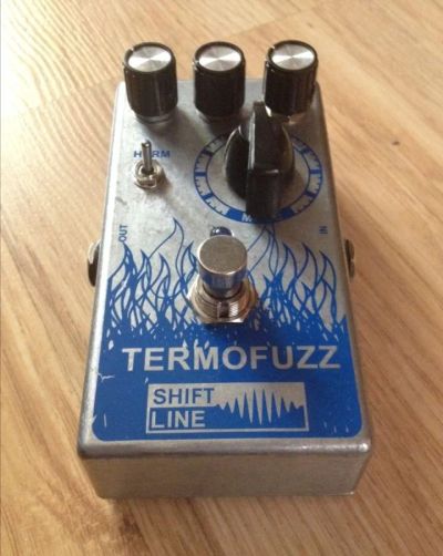 Лот: 4967164. Фото: 1. Shift line termofuzz. Гитарные эффекты и комбоусилители