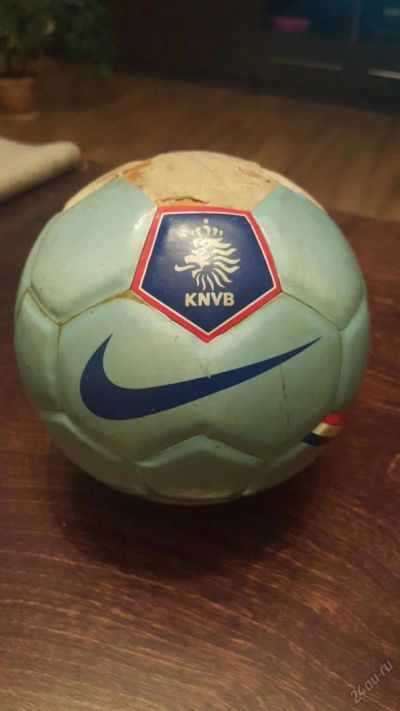 Лот: 6621998. Фото: 1. Продам мяч гандбольный Nike original... Мячи, ракетки, шайбы, клюшки