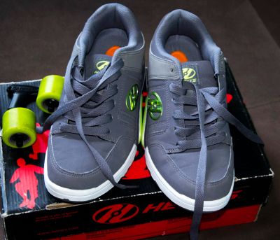 Лот: 7126211. Фото: 1. Продам Роликовые кроссовки heelys... Кеды, кроссовки