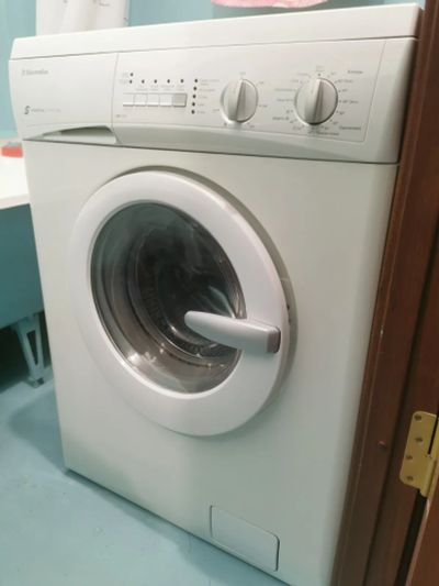 Лот: 25620408. Фото: 1. Стиральная машина Electrolux рабочая. Стиральные машины