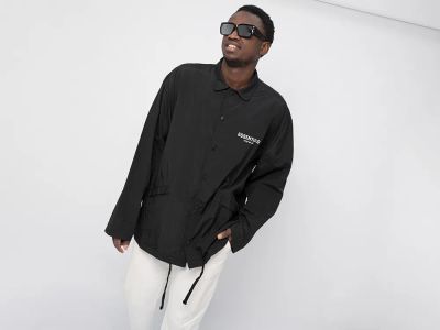 Лот: 24979353. Фото: 1. Ветровка FEAR OF GOD Essentials. Верхняя одежда