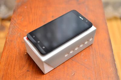 Лот: 10727966. Фото: 1. Смартфон Asus Zenfone 2 ZE551ML... Смартфоны