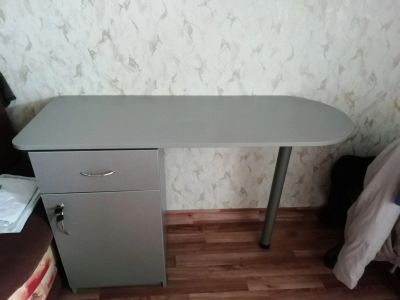 Лот: 16096667. Фото: 1. Маникюрный стол+стул. Другое (специализированная мебель)