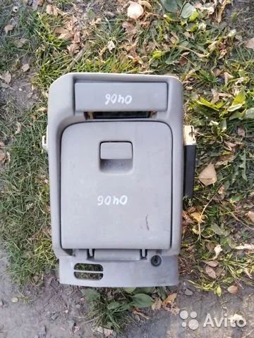 Лот: 15222276. Фото: 1. бардачок нижний Nissan presage... Салон