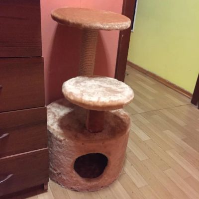 Лот: 8332333. Фото: 1. Домик+когтеточка для кошек. Новый... Домики, переноски, клетки, когтеточки