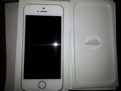 Лот: 4009571. Фото: 1. iphone 5s 16gb wite. Смартфоны