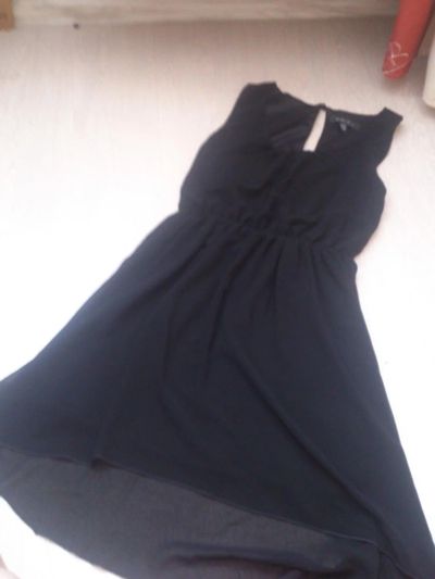 Лот: 7044604. Фото: 1. Черное платье. Платья
