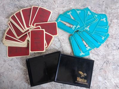 Лот: 25395110. Фото: 1. 2 шт. Неполных колоды карт в коробке... Игрушки