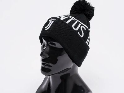 Лот: 18821614. Фото: 1. Шапка Juventus. Шарфы, платки